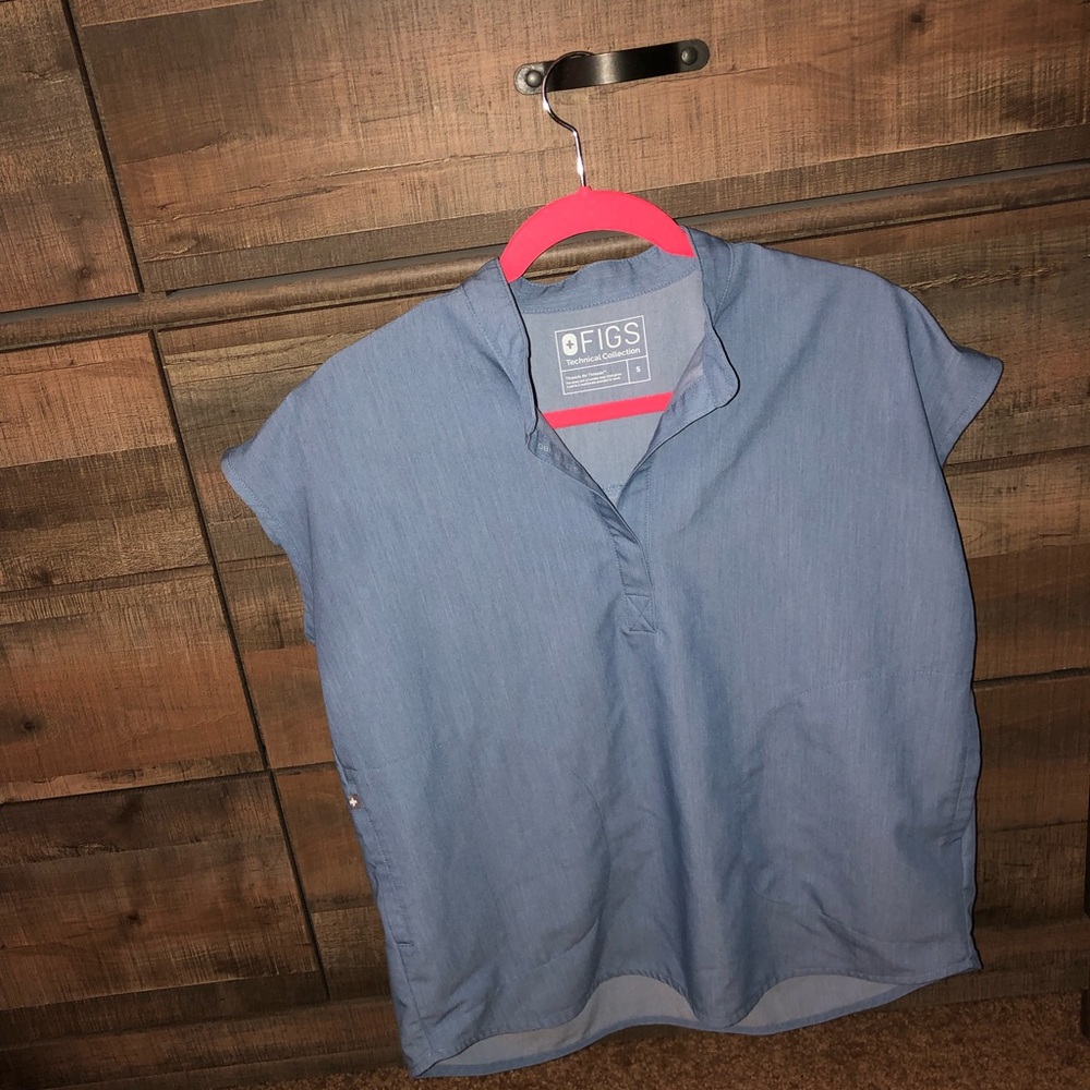 Figs scrubs set includes top and bottom